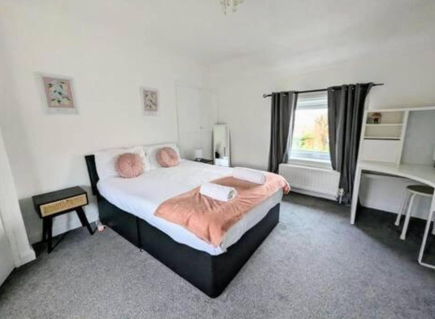 2 Bedroom Home With Driveway Close To Quayside Gateshead Exteriér fotografie