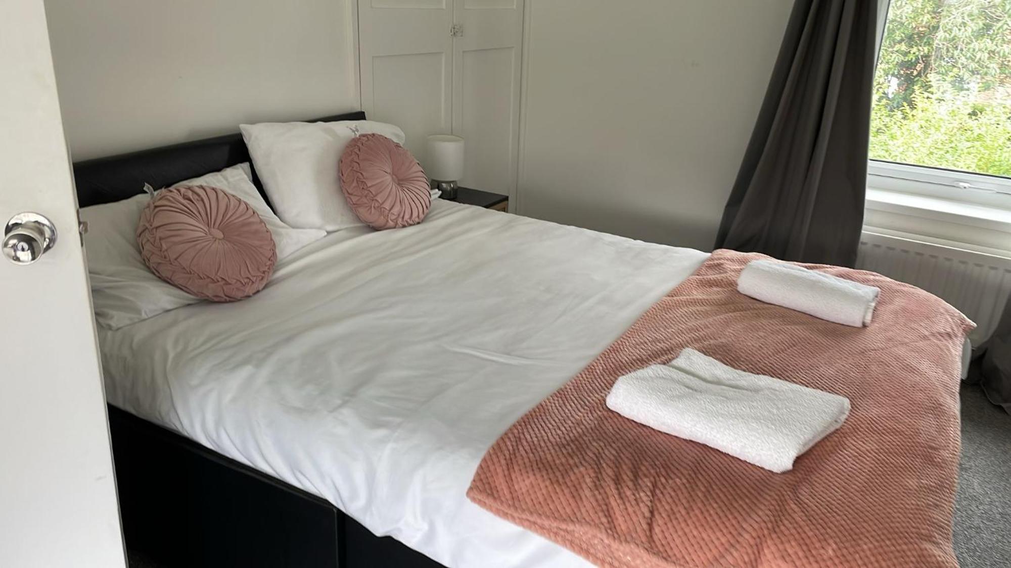 2 Bedroom Home With Driveway Close To Quayside Gateshead Exteriér fotografie